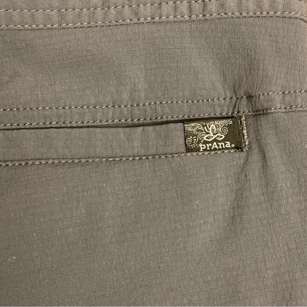 prAna Women's Jasmine Knicker, Belted Adjustable Waist
Gray, Size 10 - Picture 11 of 15